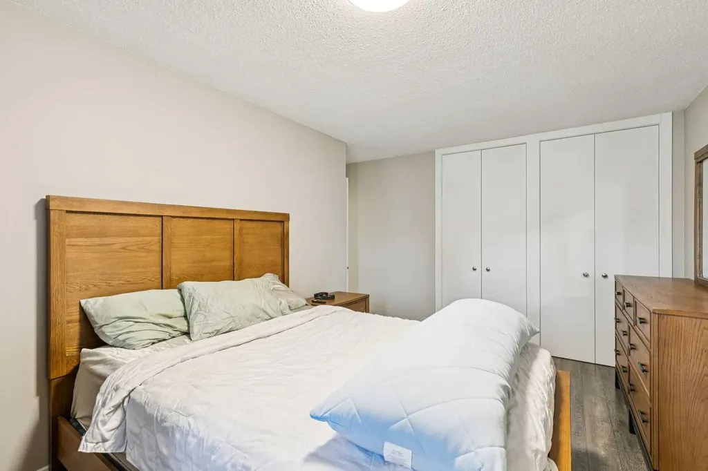 315 Heritage Drive SE Calgary AB T2H 1N2