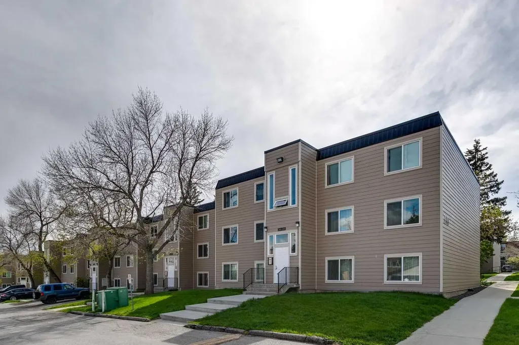 315 Heritage Drive SE Calgary AB T2H 1N2
