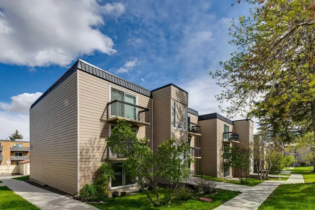 315 Heritage Drive SE Calgary AB T2H 1N2