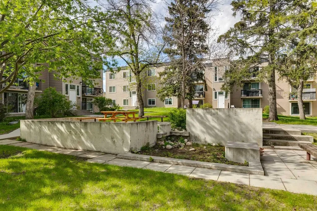 315 Heritage Drive SE Calgary AB T2H 1N2