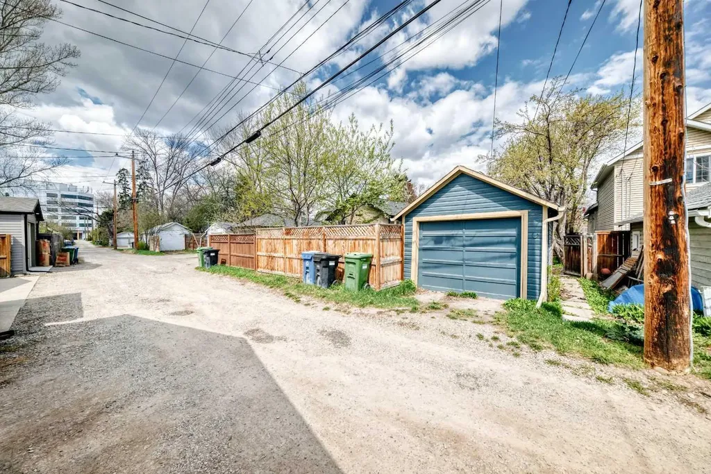 211 10 Avenue NE Calgary AB T2E 0X1