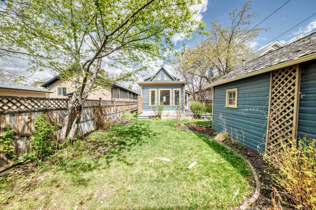 211 10 Avenue NE Calgary AB T2E 0X1