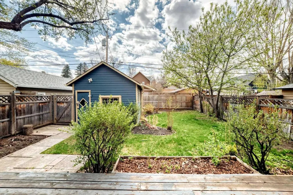 211 10 Avenue NE Calgary AB T2E 0X1