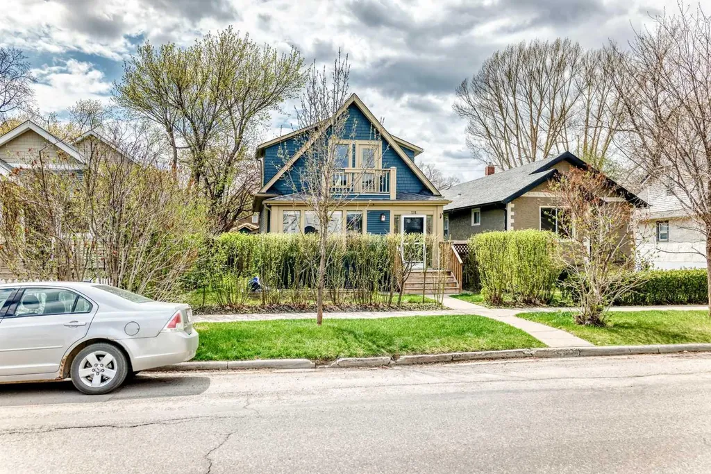 211 10 Avenue NE Calgary AB T2E 0X1