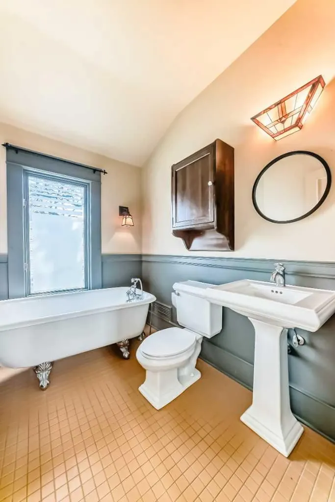 211 10 Avenue NE Calgary AB T2E 0X1