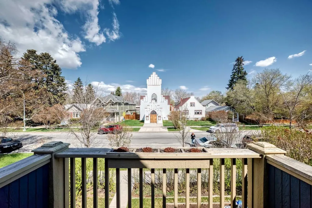 211 10 Avenue NE Calgary AB T2E 0X1