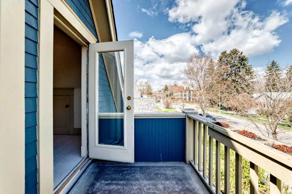211 10 Avenue NE Calgary AB T2E 0X1
