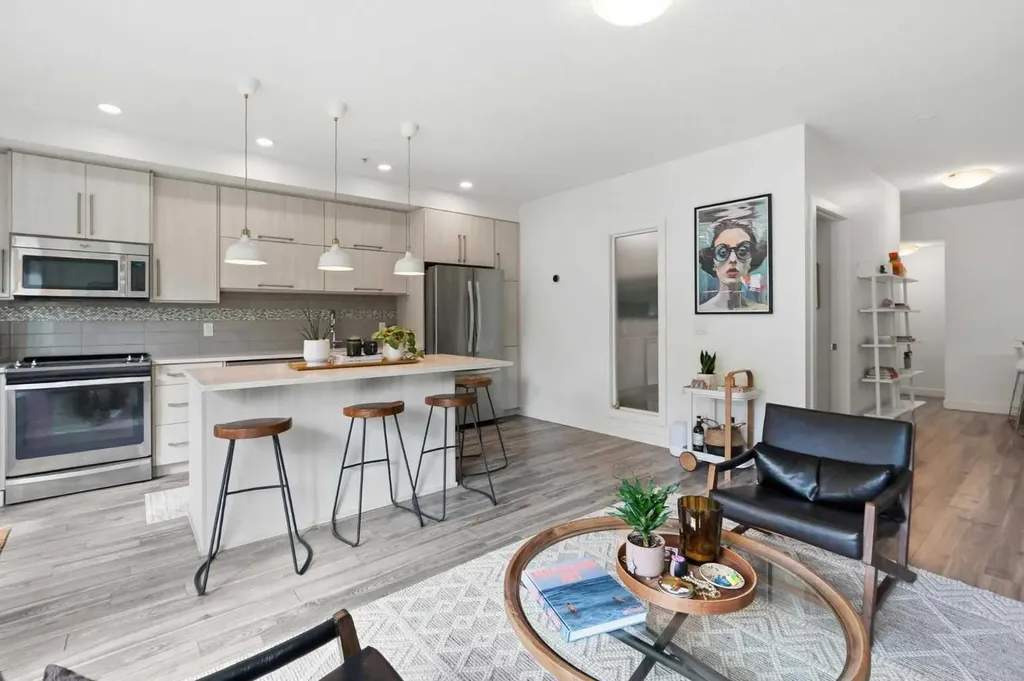 89 34 Avenue SW Calgary AB T2S 3H4