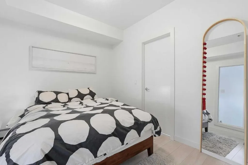 89 34 Avenue SW Calgary AB T2S 3H4