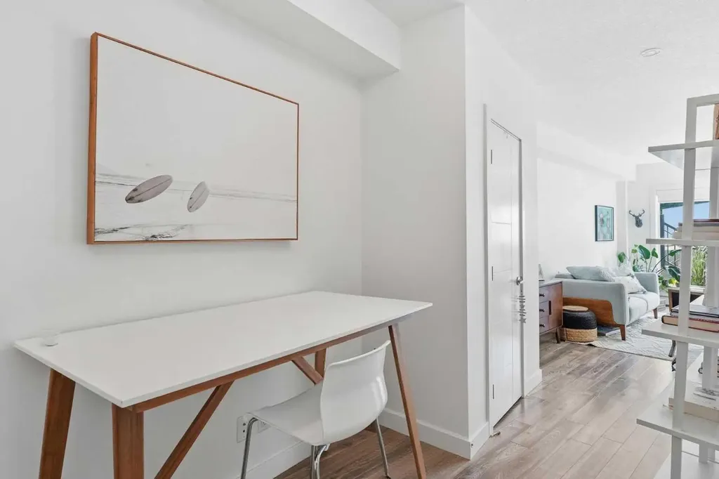 89 34 Avenue SW Calgary AB T2S 3H4