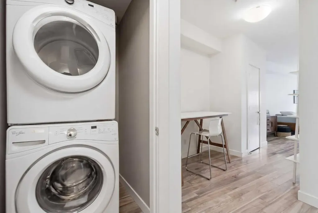 89 34 Avenue SW Calgary AB T2S 3H4