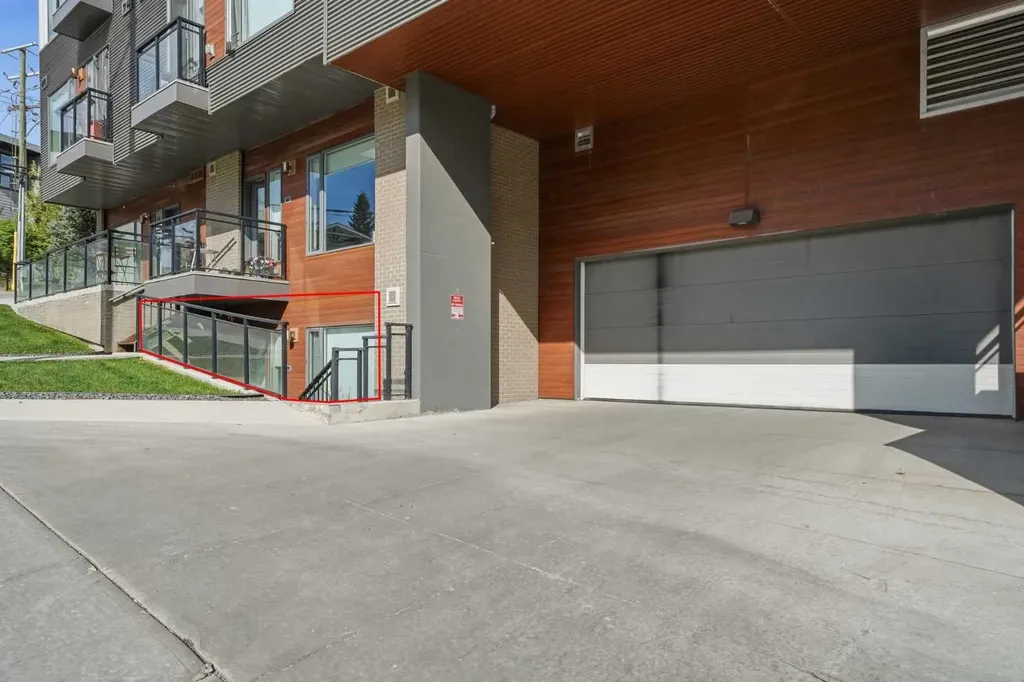 89 34 Avenue SW Calgary AB T2S 3H4
