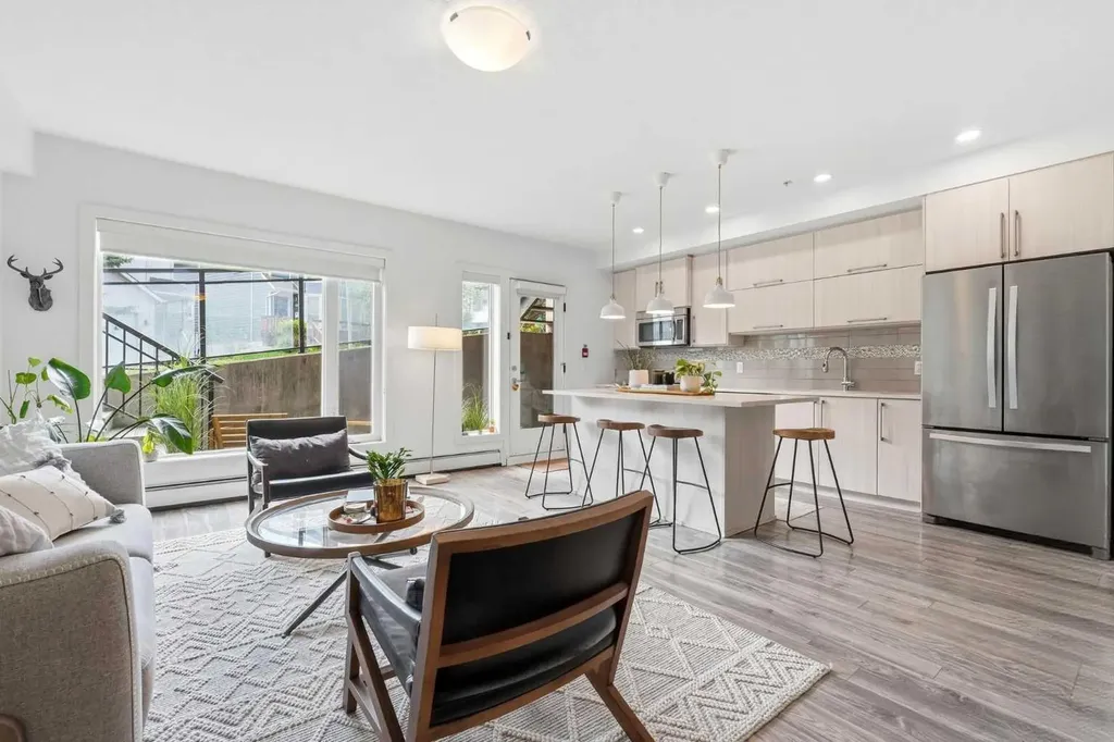89 34 Avenue SW Calgary AB T2S 3H4