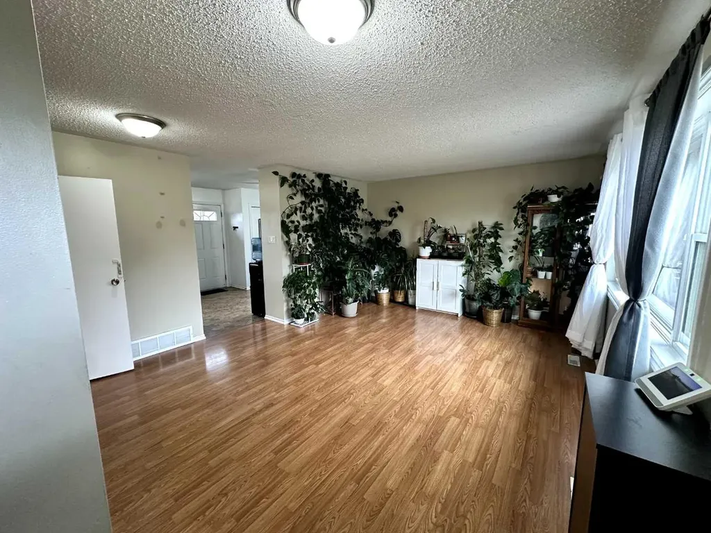 1634 5a Street Wainwright AB T9W1J5