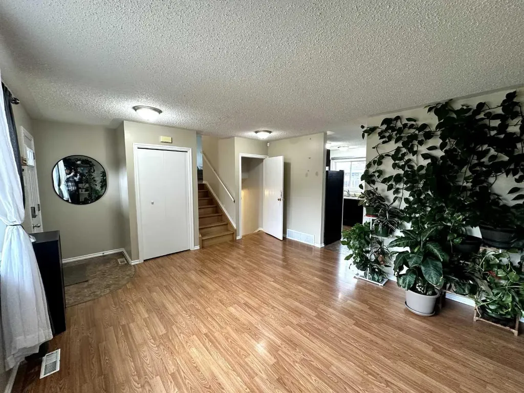 1634 5a Street Wainwright AB T9W1J5