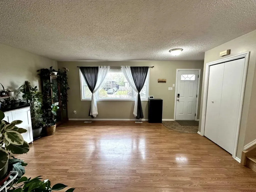1634 5a Street Wainwright AB T9W1J5