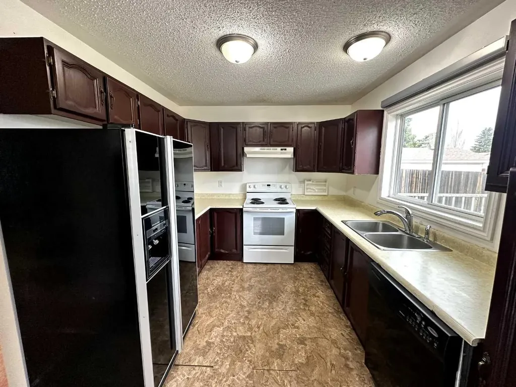 1634 5a Street Wainwright AB T9W1J5