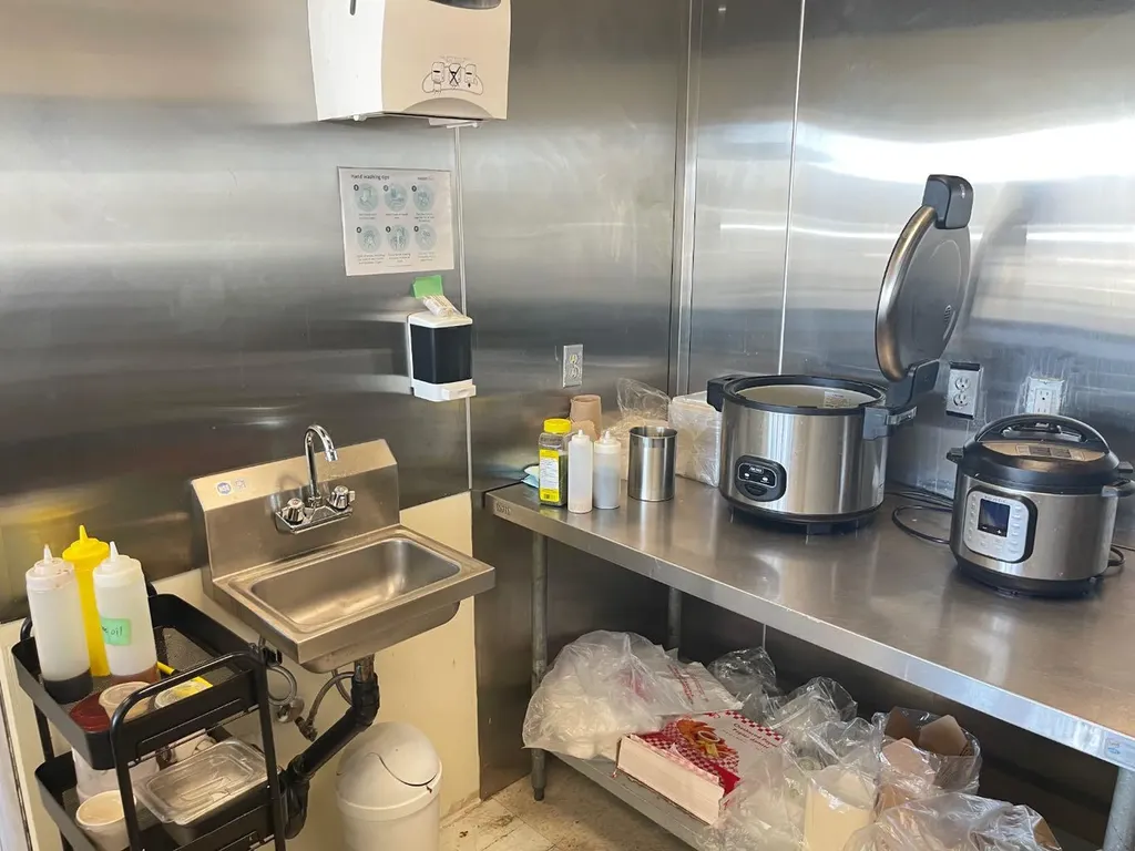 2066 18 Avenue NE Calgary AB T2E 8N5