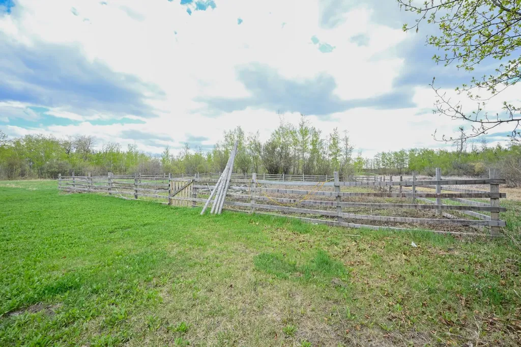 31050 43 Highway Bezanson AB T0H 0G0