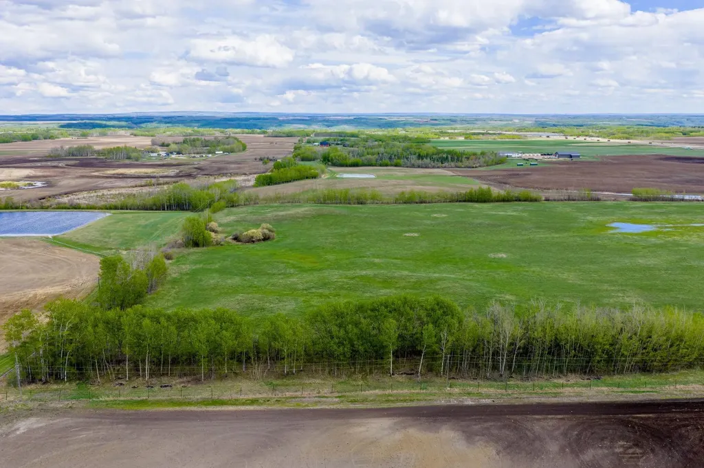 31050 43 Highway Bezanson AB T0H 0G0