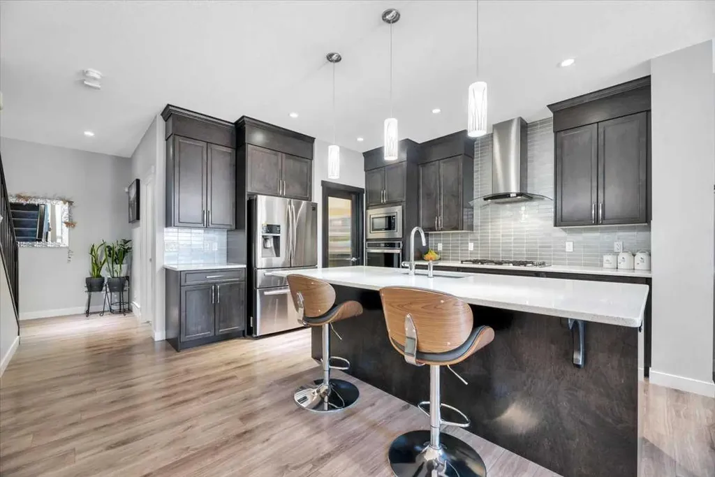 81 Legacy Woods Place SE Calgary AB T2X 2B5