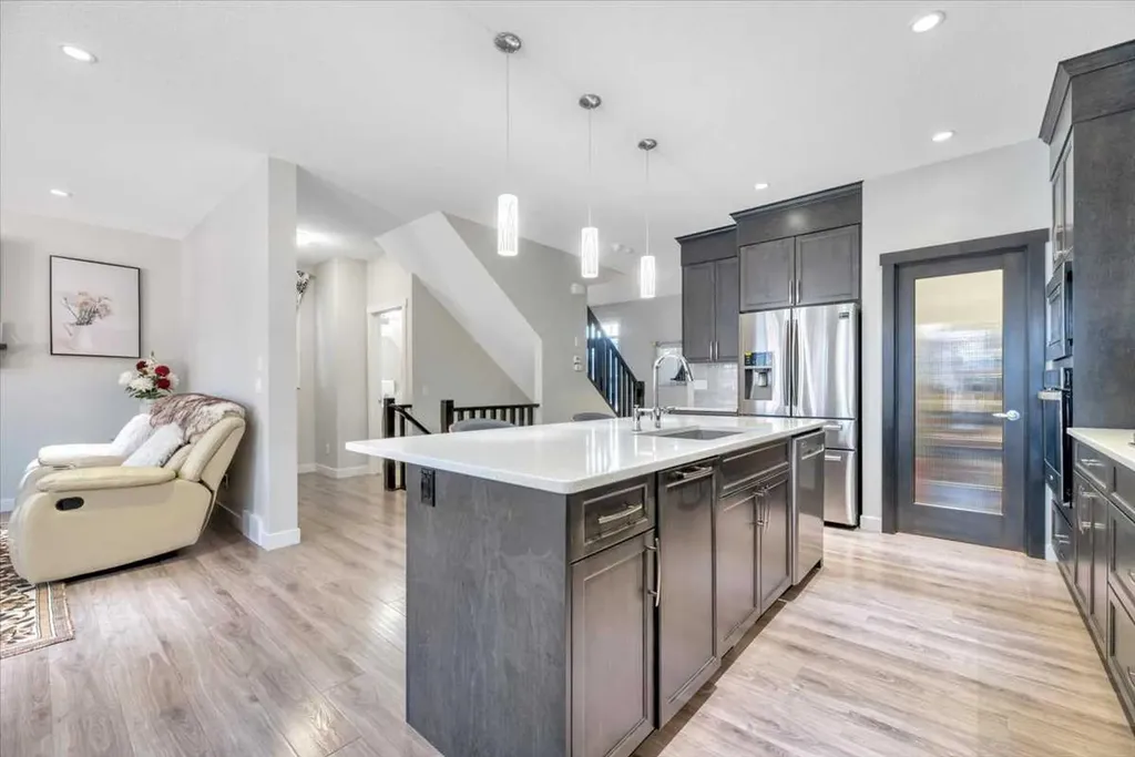 81 Legacy Woods Place SE Calgary AB T2X 2B5