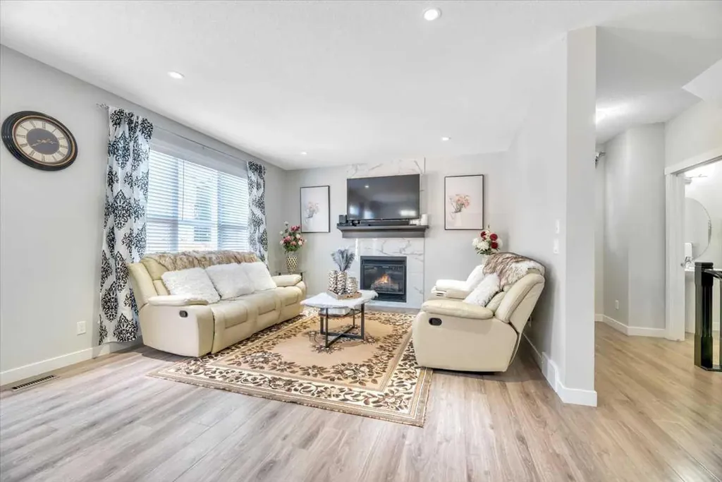81 Legacy Woods Place SE Calgary AB T2X 2B5