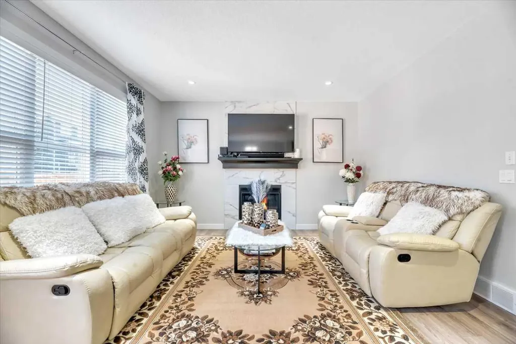 81 Legacy Woods Place SE Calgary AB T2X 2B5