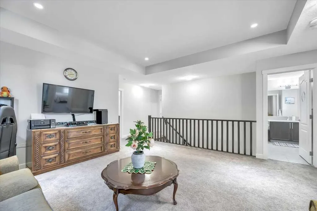 81 Legacy Woods Place SE Calgary AB T2X 2B5