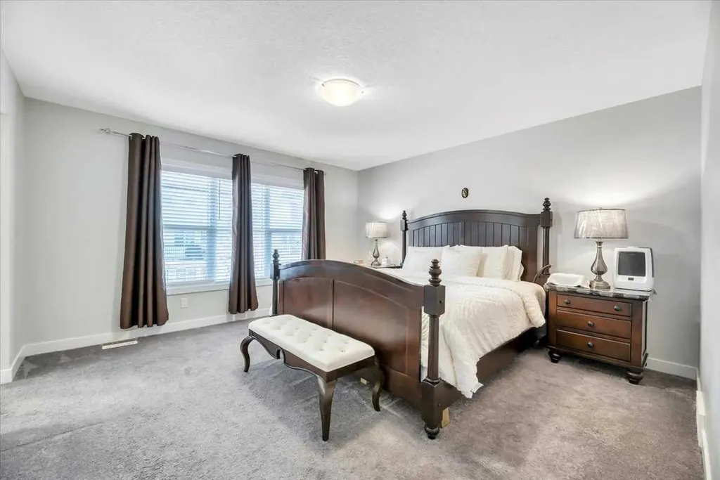 81 Legacy Woods Place SE Calgary AB T2X 2B5