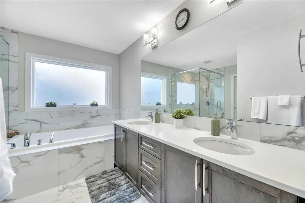 81 Legacy Woods Place SE Calgary AB T2X 2B5