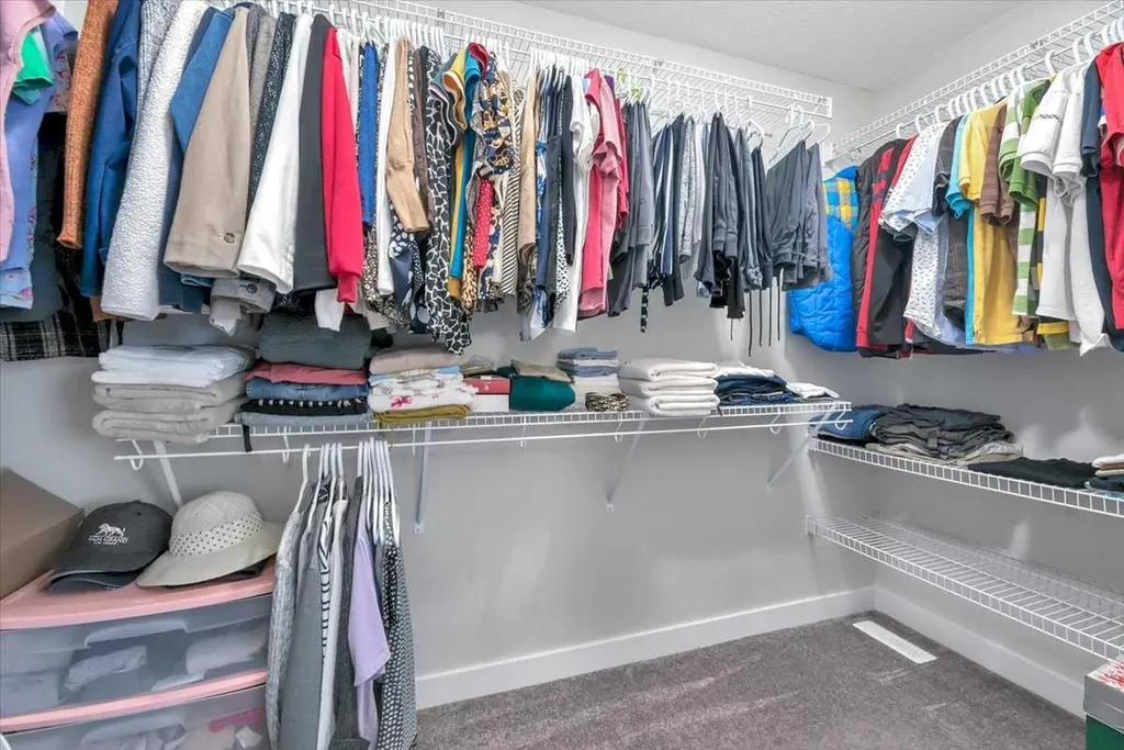 81 Legacy Woods Place SE Calgary AB T2X 2B5