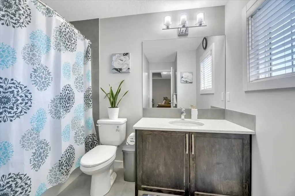 81 Legacy Woods Place SE Calgary AB T2X 2B5