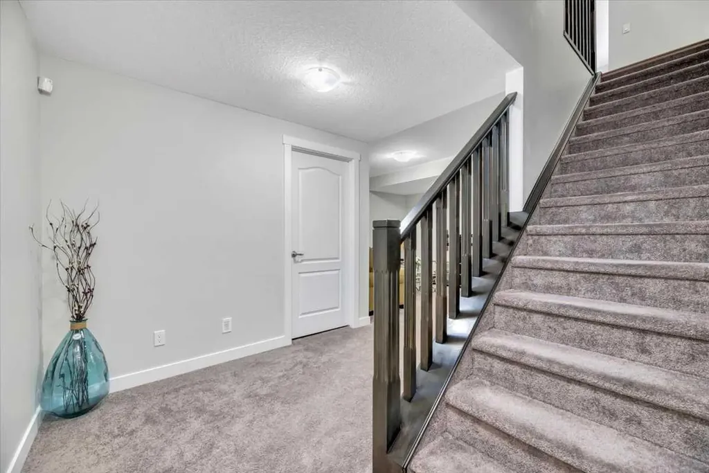 81 Legacy Woods Place SE Calgary AB T2X 2B5