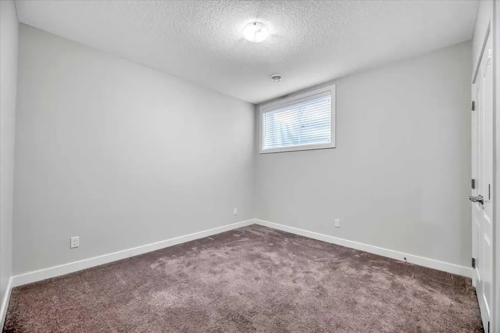 81 Legacy Woods Place SE Calgary AB T2X 2B5