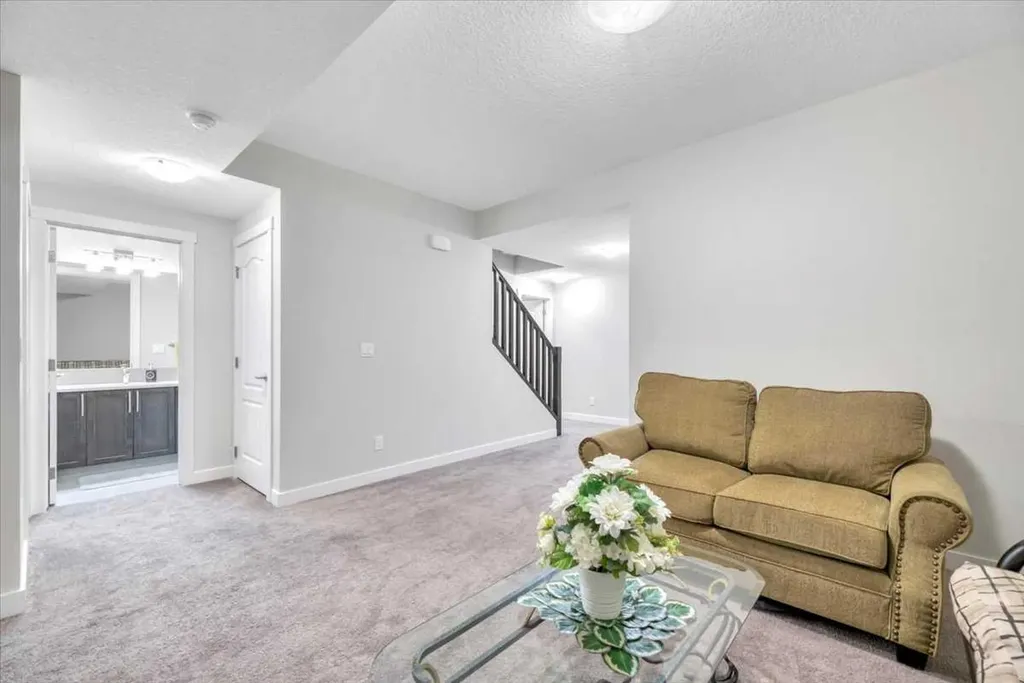 81 Legacy Woods Place SE Calgary AB T2X 2B5