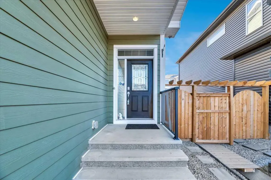 81 Legacy Woods Place SE Calgary AB T2X 2B5