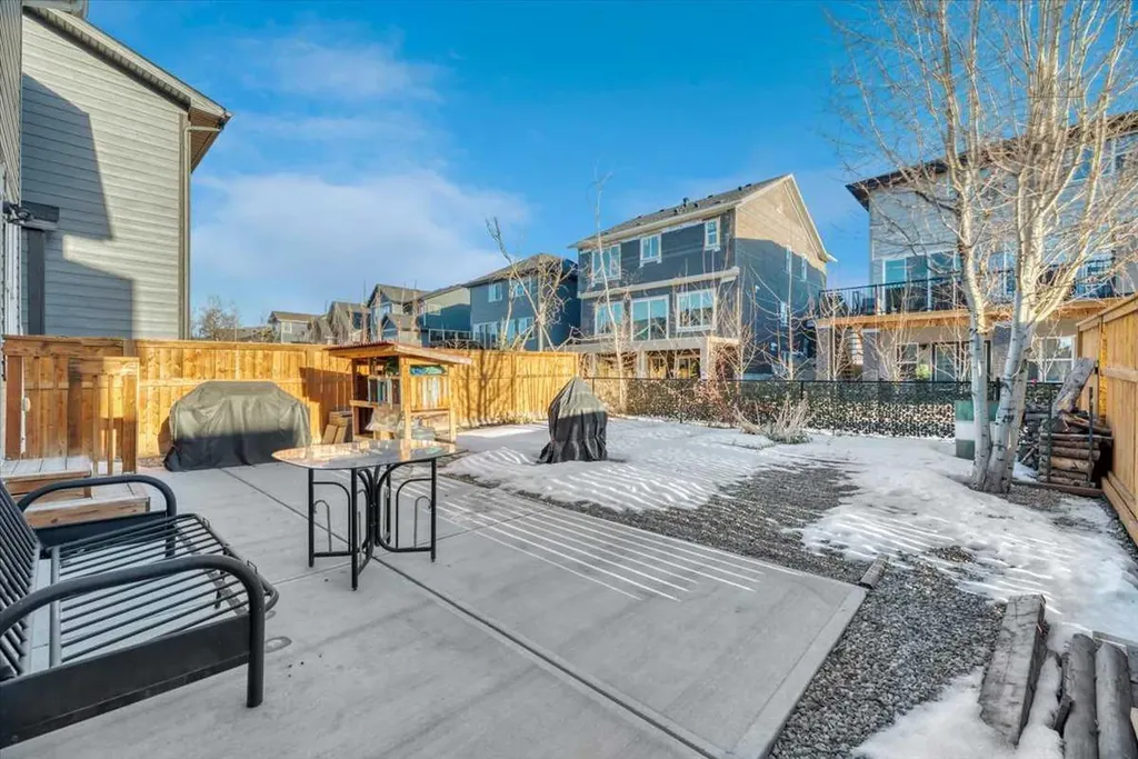 81 Legacy Woods Place SE Calgary AB T2X 2B5