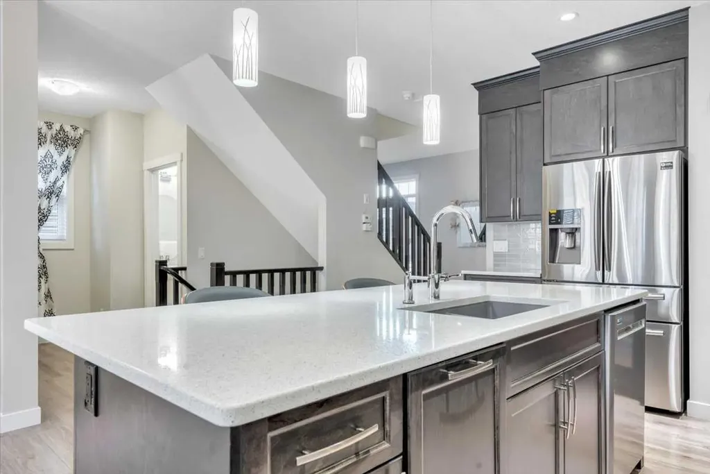 81 Legacy Woods Place SE Calgary AB T2X 2B5