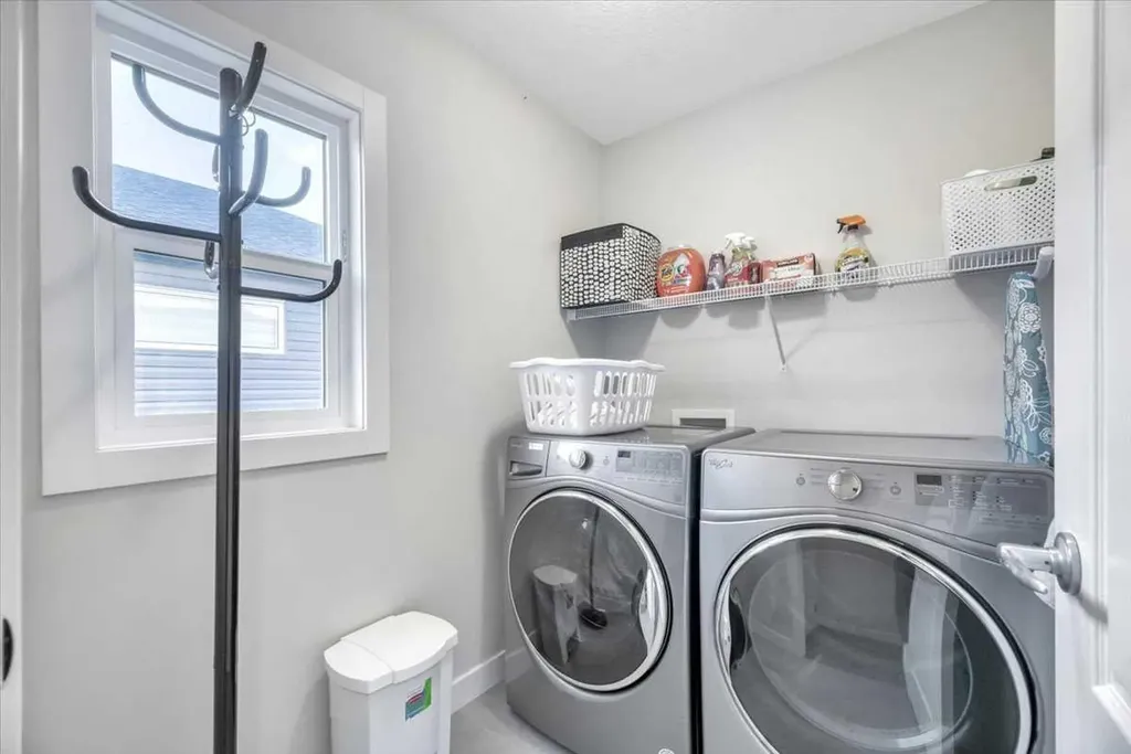 81 Legacy Woods Place SE Calgary AB T2X 2B5