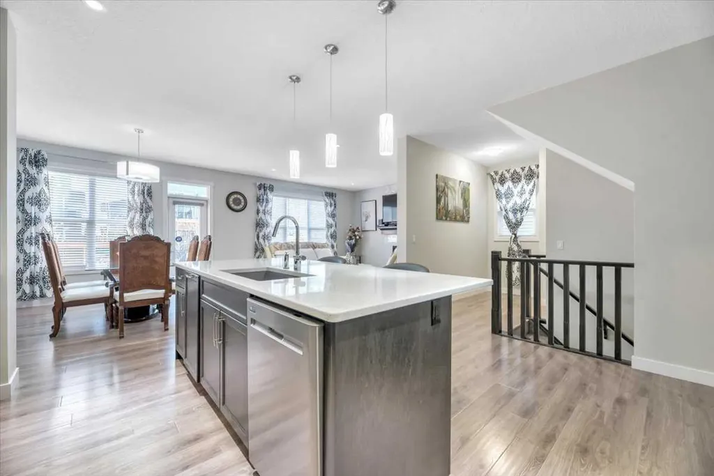 81 Legacy Woods Place SE Calgary AB T2X 2B5