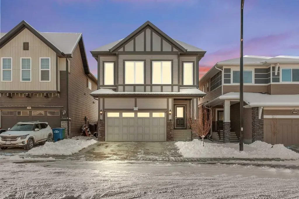 492 Chinook Gate Square SW Airdrie AB T4B4W1