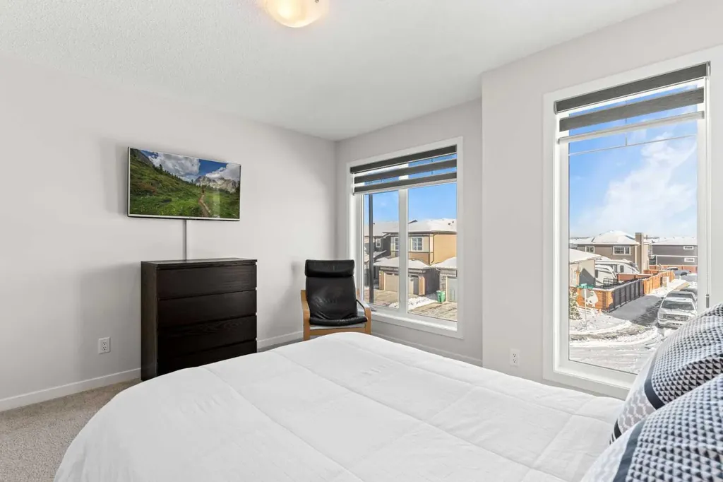 492 Chinook Gate Square SW Airdrie AB T4B4W1