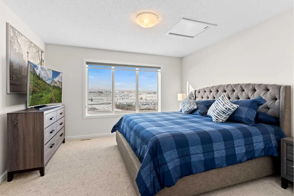 492 Chinook Gate Square SW Airdrie AB T4B4W1