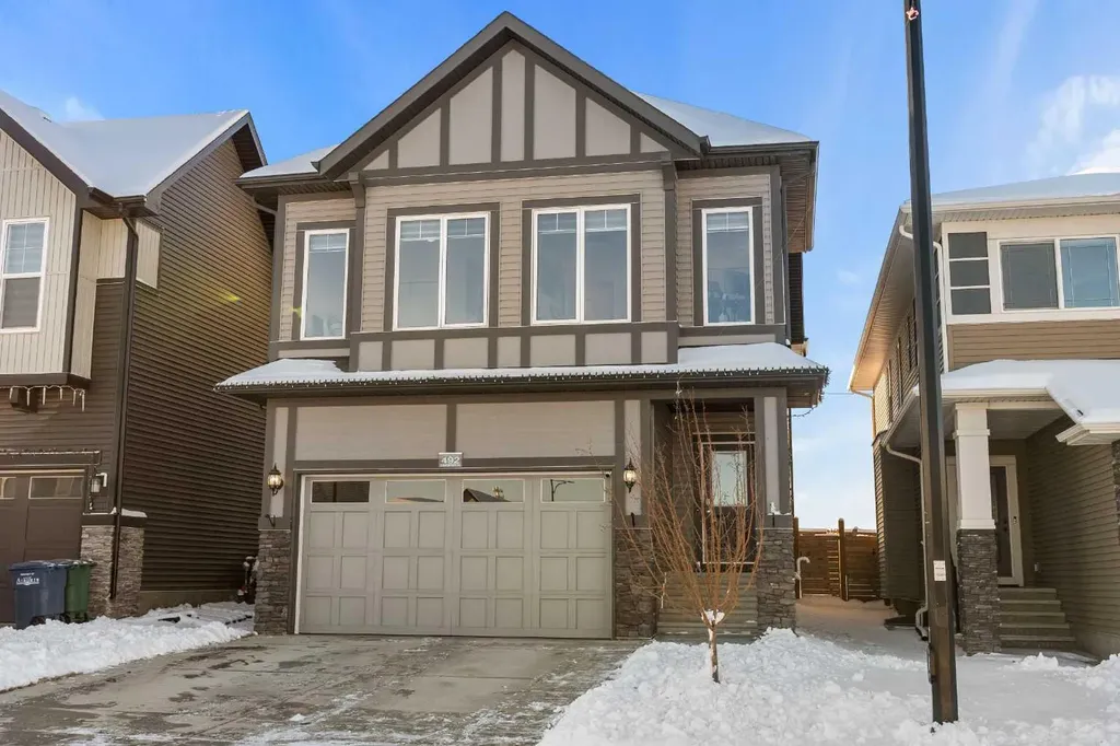 492 Chinook Gate Square SW Airdrie AB T4B4W1