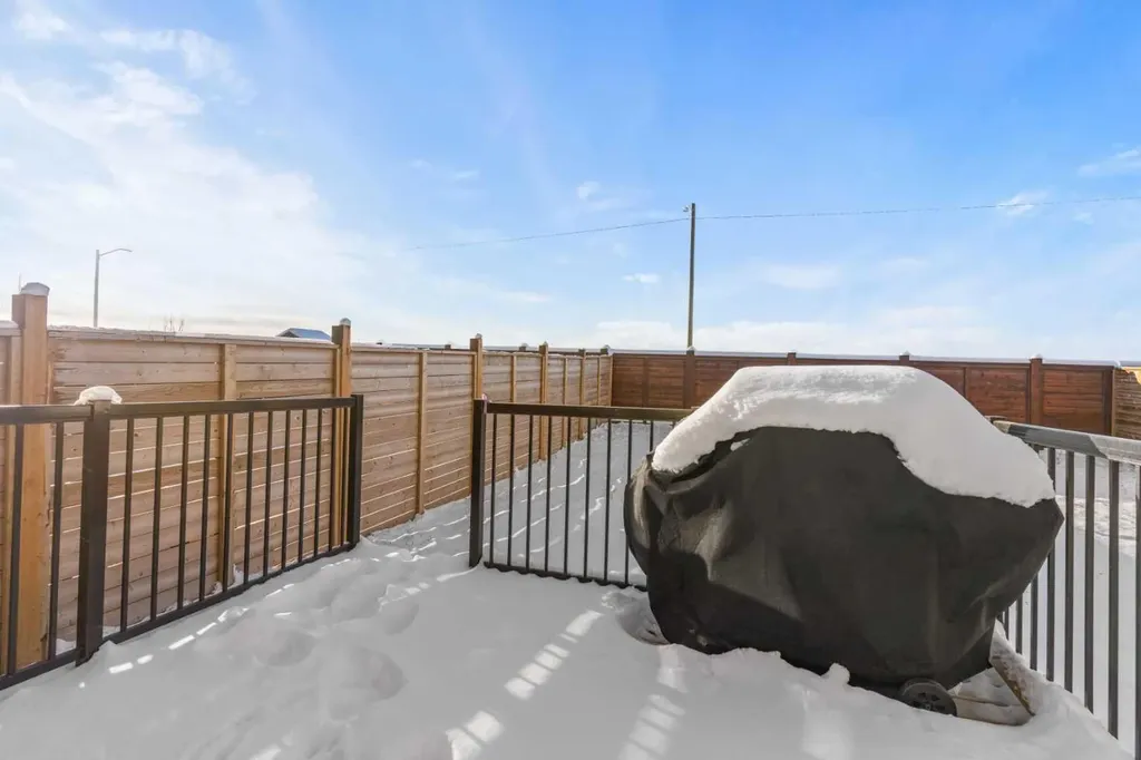 492 Chinook Gate Square SW Airdrie AB T4B4W1