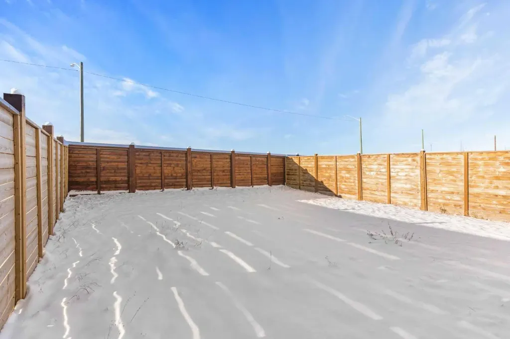 492 Chinook Gate Square SW Airdrie AB T4B4W1