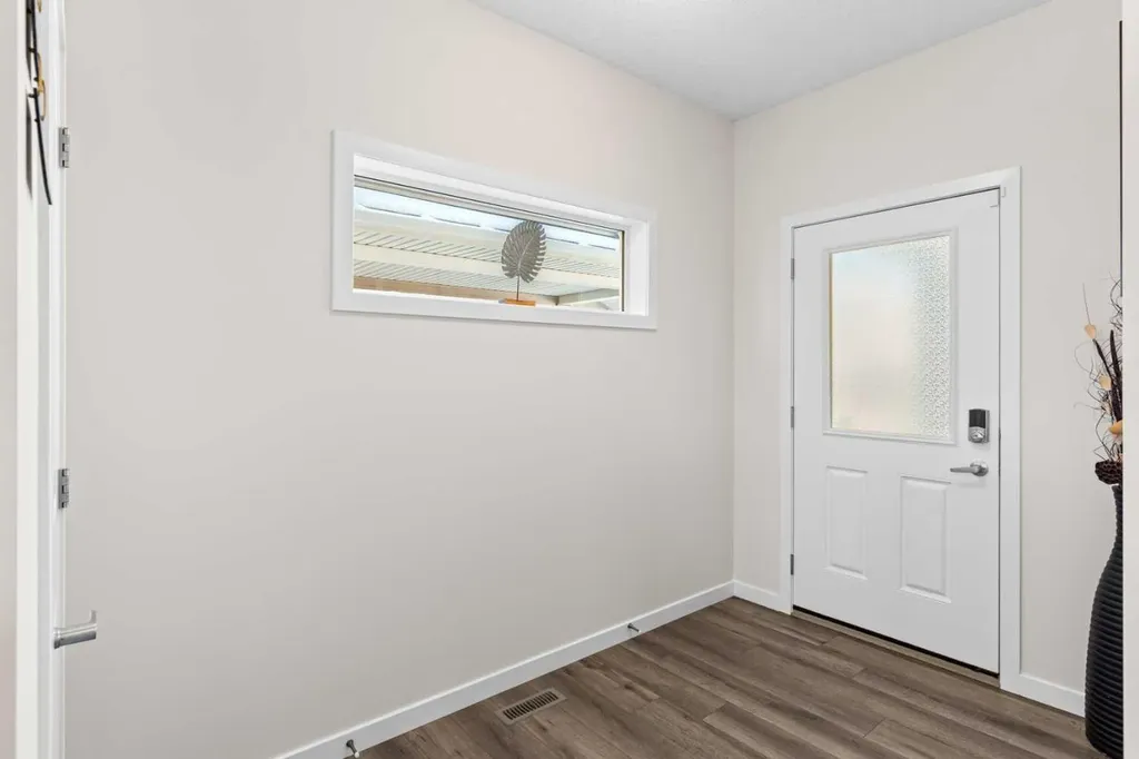 492 Chinook Gate Square SW Airdrie AB T4B4W1