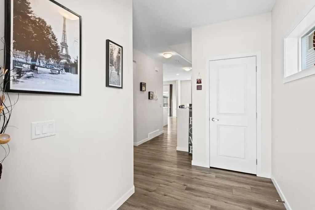 492 Chinook Gate Square SW Airdrie AB T4B4W1