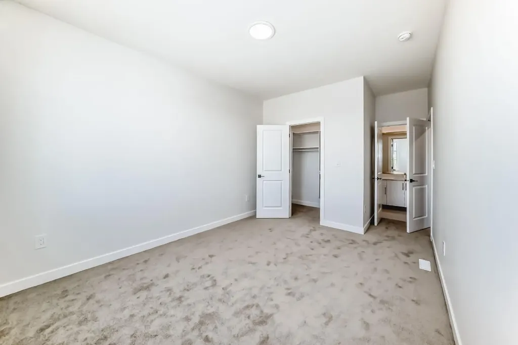 19 Everson Close Red Deer AB T4P 3H8